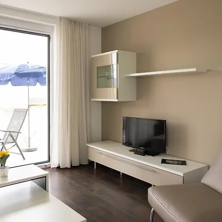 2 Zimmer Ferienwohnung Mit 2 Balkons In Suedbaden Bad Bellingen Hertingen Golf, Bike Und Weinprobe *