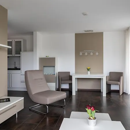 2 Zimmer Ferienwohnung Mit 2 Balkons In Suedbaden Bad Bellingen Hertingen Golf, Bike Und Weinprobe Apartment Bad Bellingen